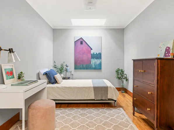 295 6th Avenue image 11 of 20