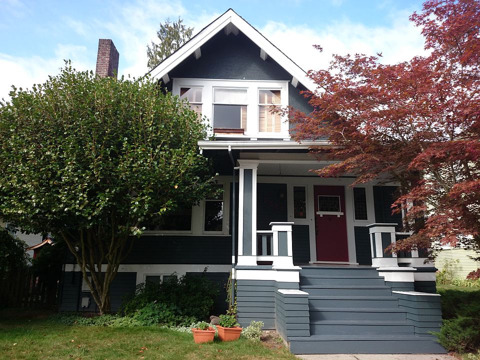 2nd image of 2527 32nd Ave S