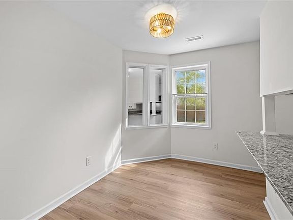 5th image of 606 Delaware Ave