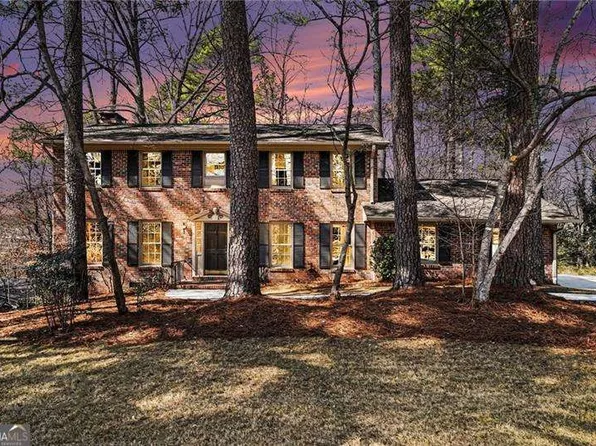 1758 W Nancy Creek Dr, Atlanta, GA 30341