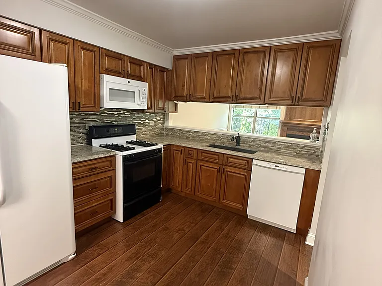 1011 Rockport Dr — Photo 6