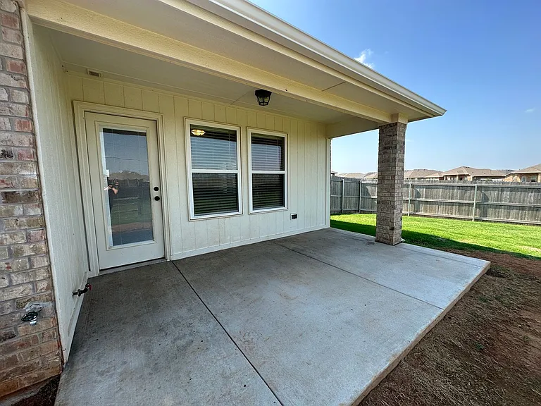 15749 Potomac Dr — Photo 39