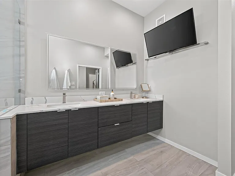607 Memorial Heights Dr — Photo 25