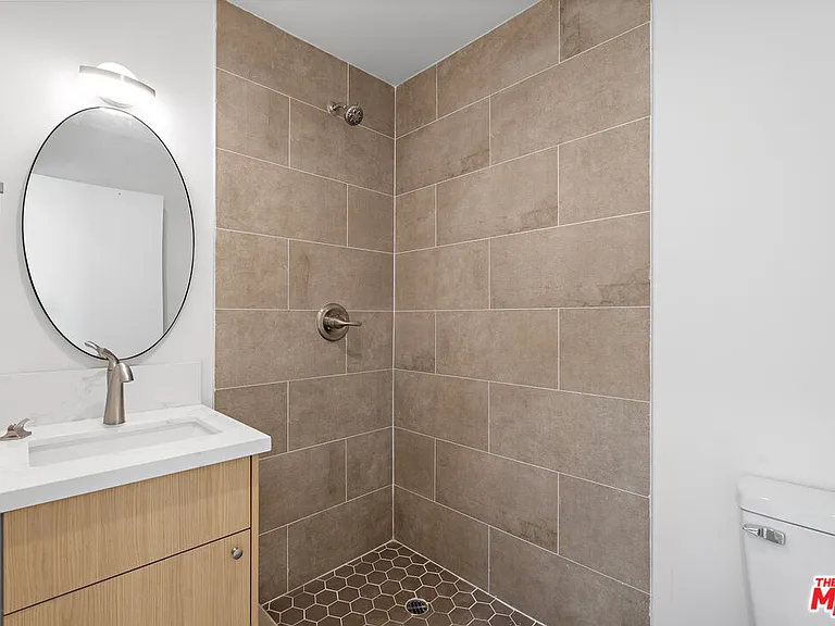 10963 Calvert St #1/2 — Photo 16