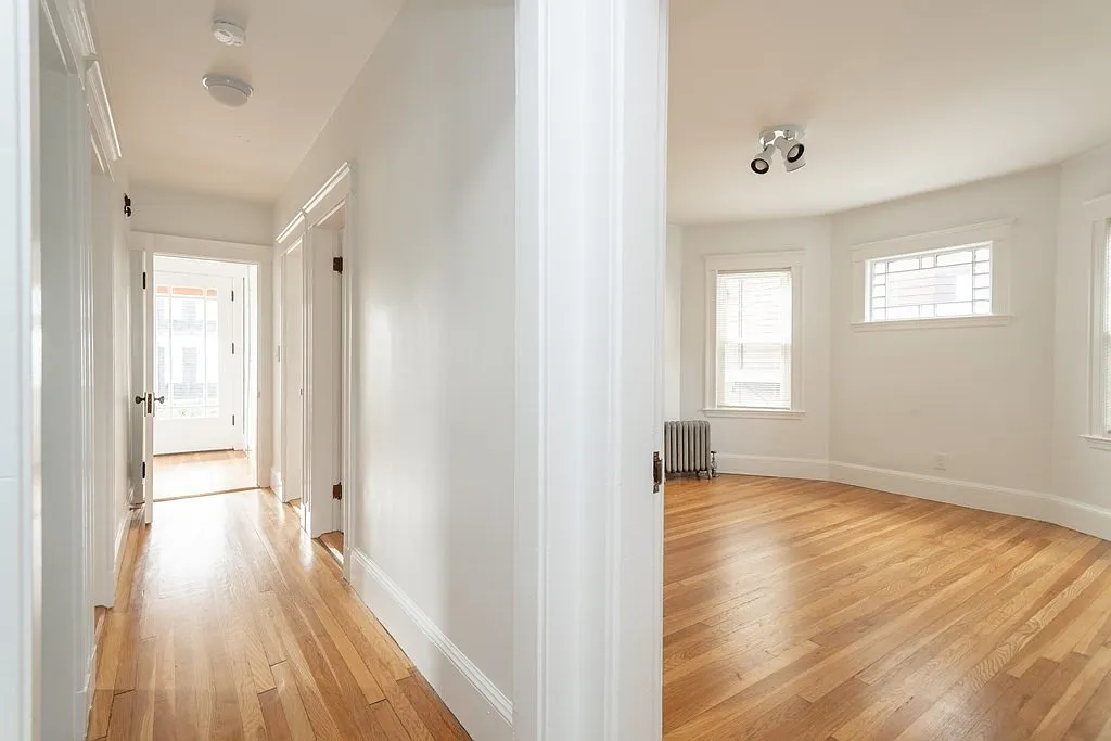 3 bed, 1000 sqft, $3,500 — Photo 4
