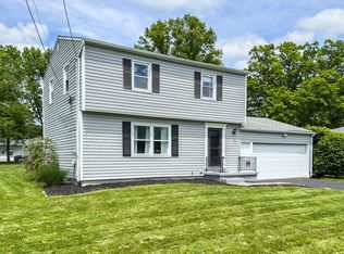 1943 E County Line Rd, Mineral Ridge, OH 44440