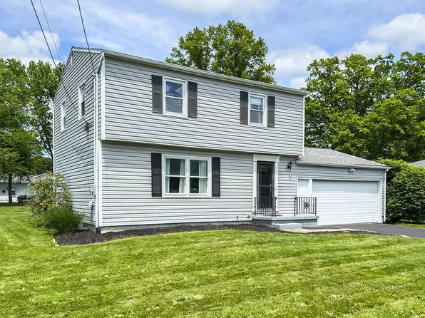 1943 E County Line Rd, Mineral Ridge, OH 44440