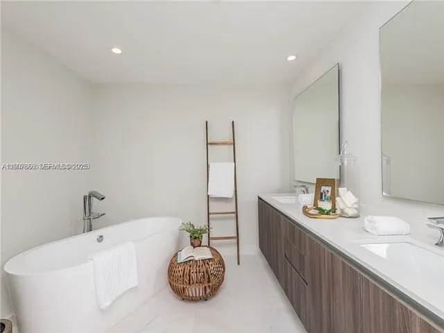 488 18th St — Photo 9
