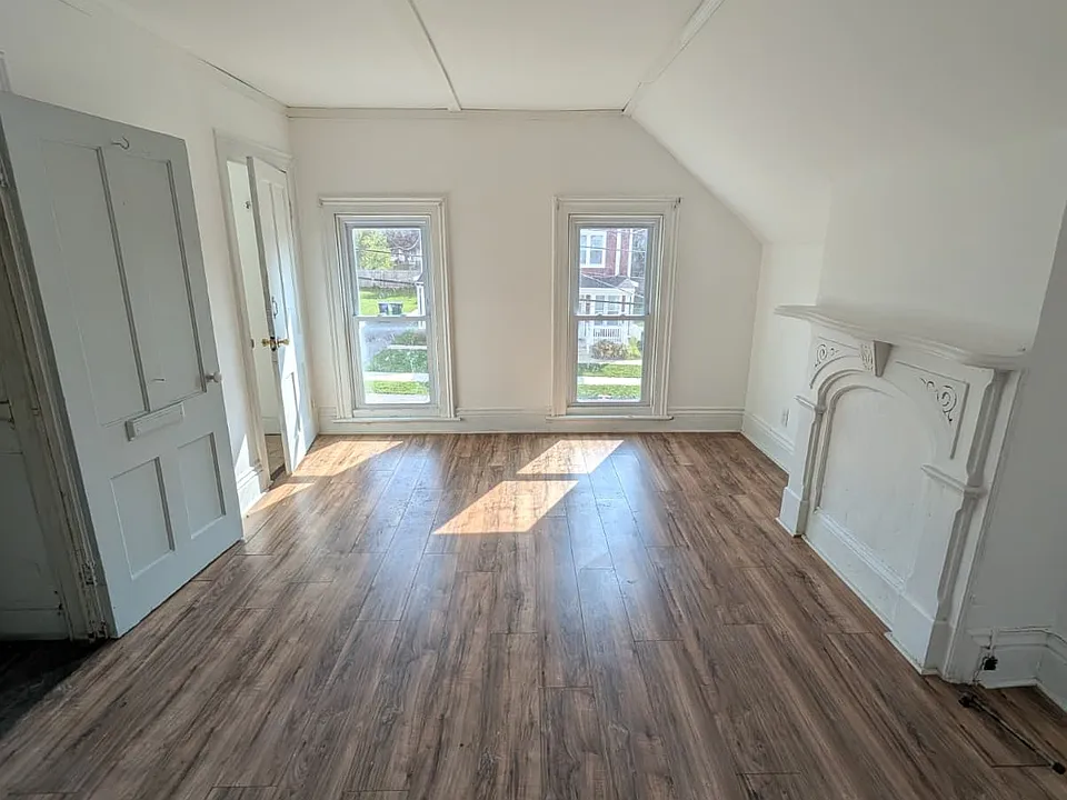 82 Adams St #2