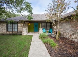 309 Juniper Dr, Mountain City, TX 78610