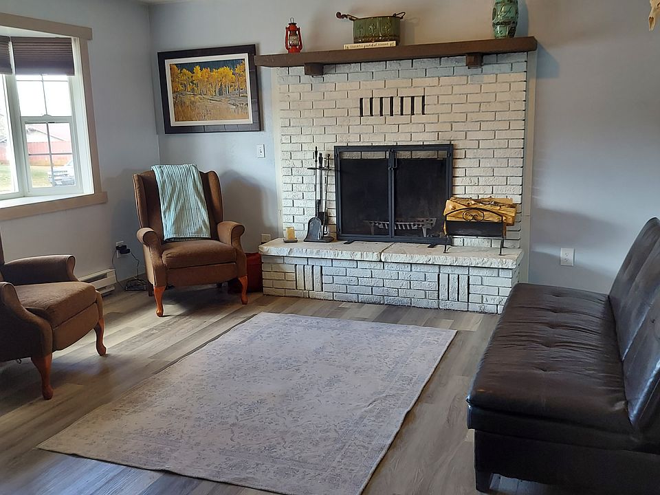 1st image of 810 Vance Dr