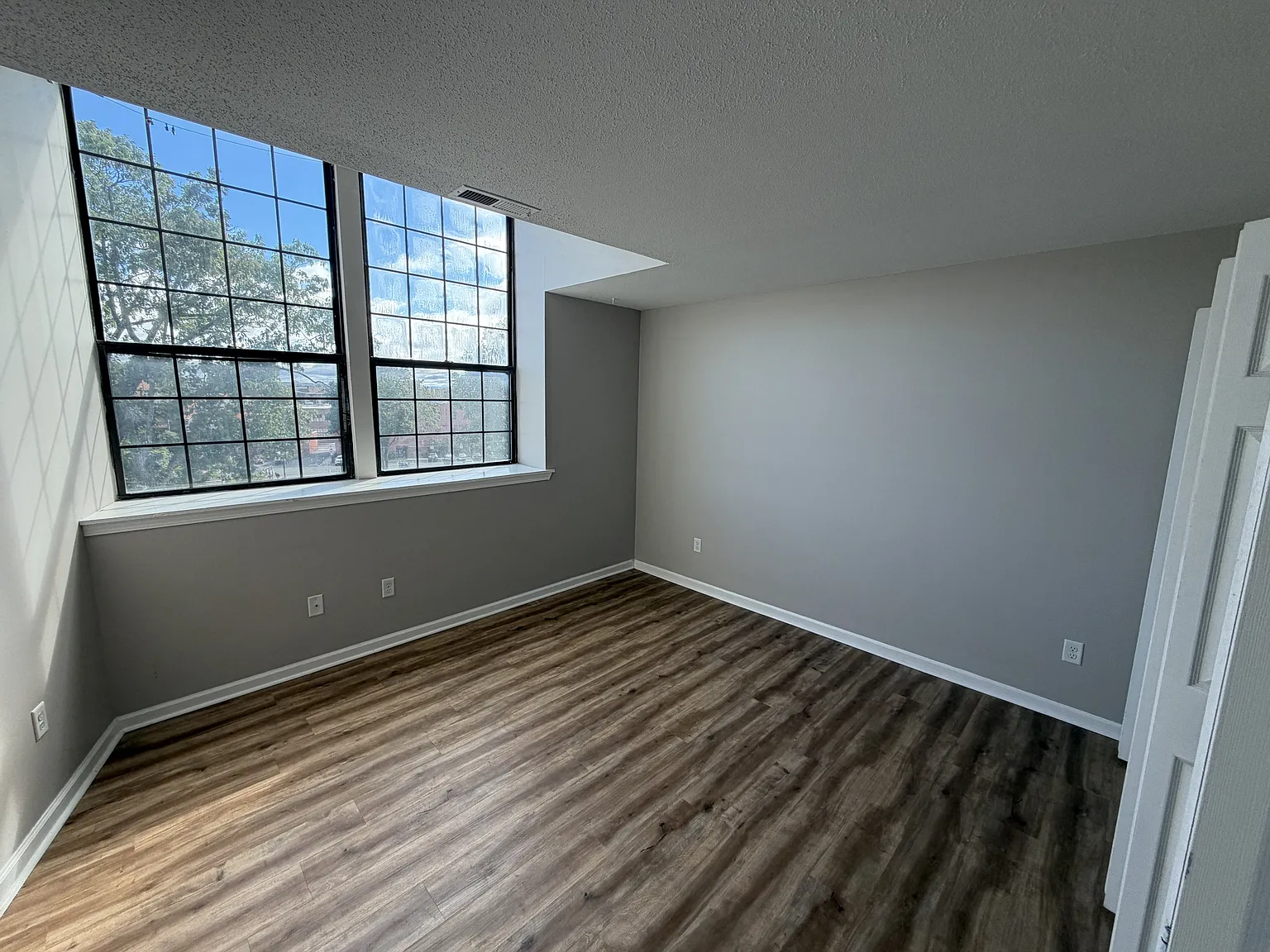 15 Prospect St — Photo 3