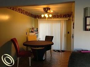5th image of 25739 Cambridge Ct