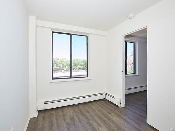 4th image of 25 Lake St #7