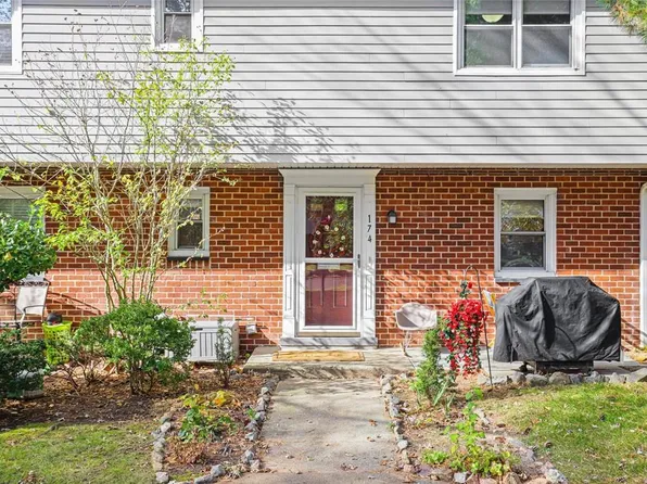 174 Charter Circle #174, Ossining, NY 10562