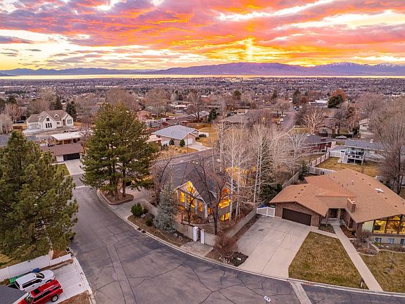 4th image of 3250 Mohawk Ln