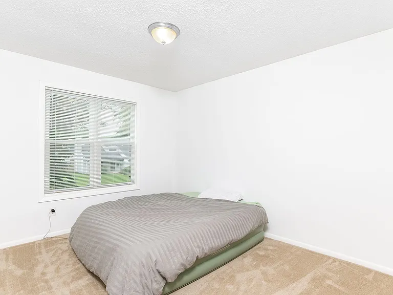 3864 Meadowbrook Ct — Photo 21