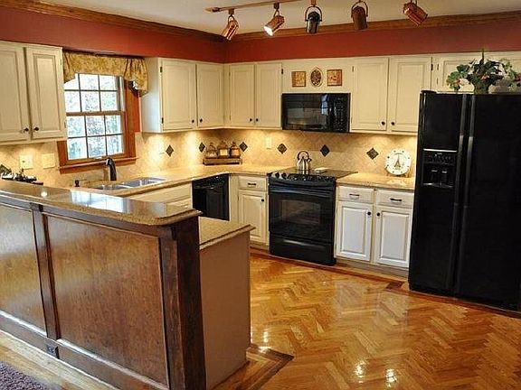 5th image of 341 Galesburg Dr