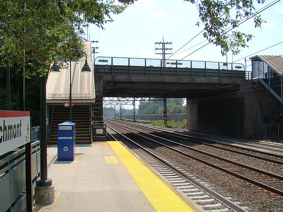 5 min walk to MetrovNorth