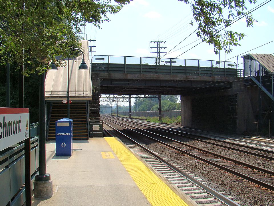 5 min walk to MetrovNorth