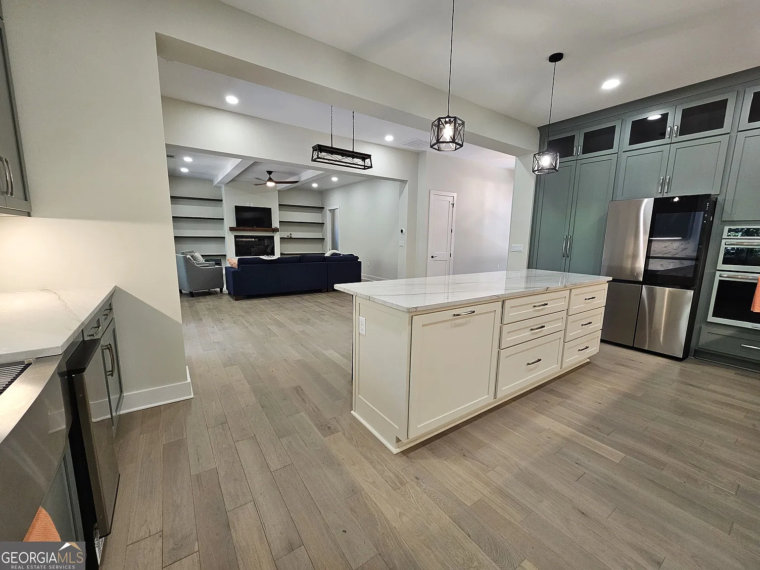 4 bed, 3.5 bath, 3497 sqft, $4,500 — Photo 4