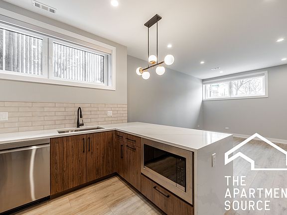 5th image of 2355 W Flournoy St #G02