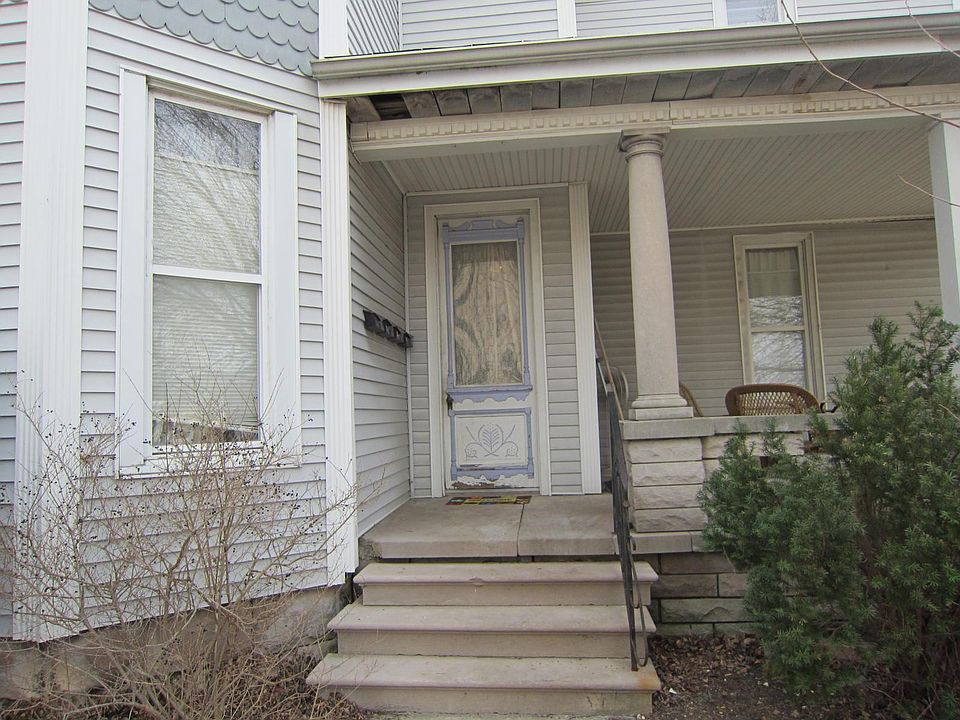 Front porch and entry