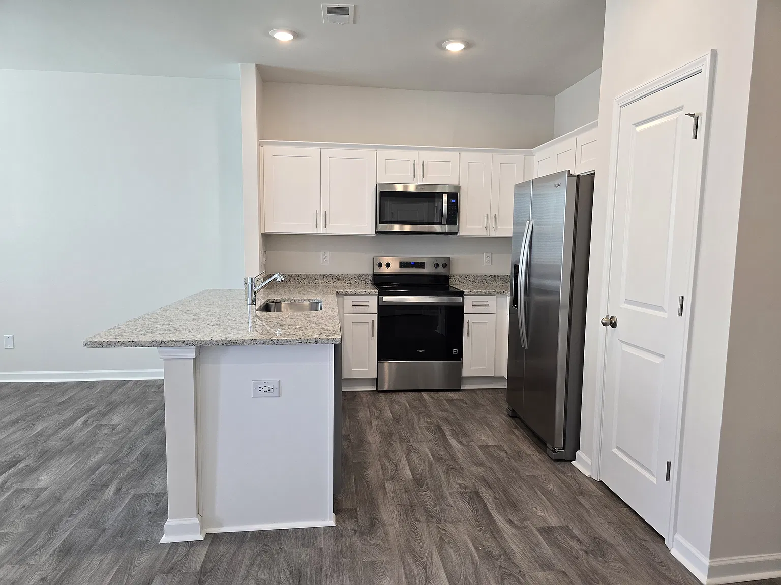 1104 Broholmer Ln — Photo 4