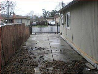 4th image of 3365 E Hills Dr