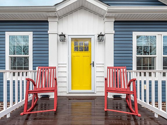 2nd image of 5049 Horseshoe Bend Rd