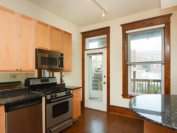 4th image of 954 W Cuyler Ave #E3