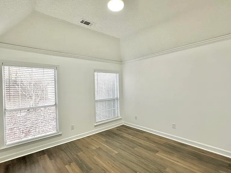 5445 Pine Oak Ln — Photo 14