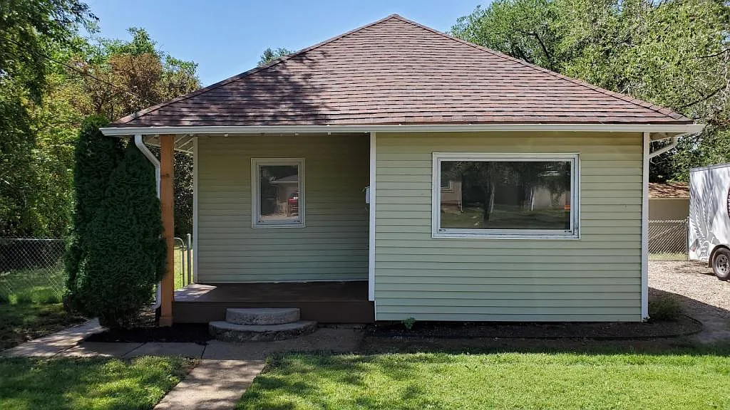 579 Cook St. — Photo 2