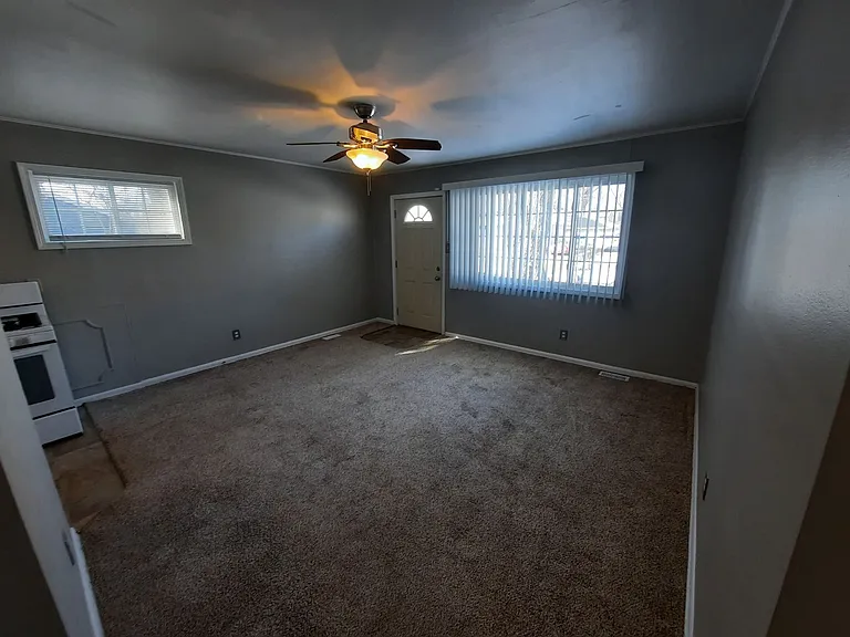 2319 Williams St — Photo 11