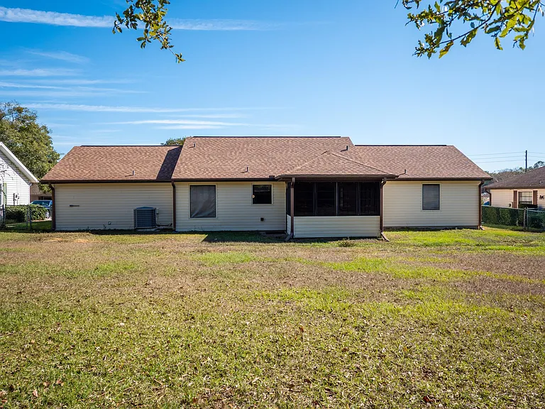 3340 NW 44th Ct — Photo 13