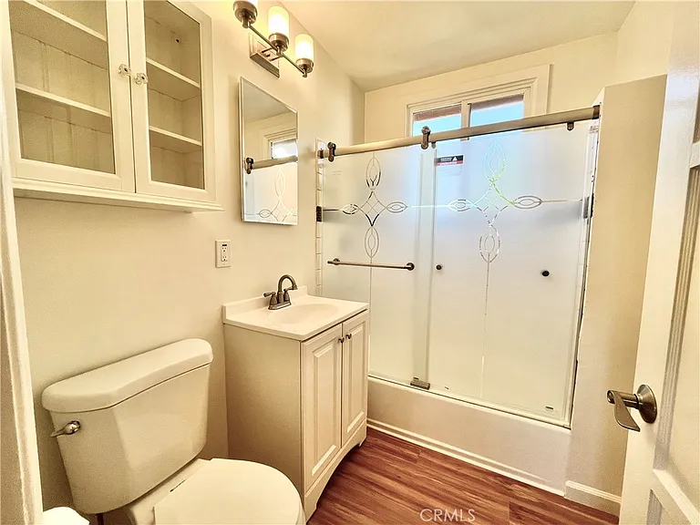 7339 White Oak Ave — Photo 8