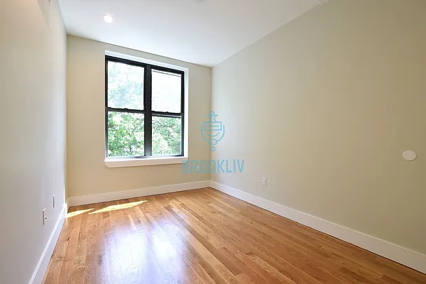 Rented by null | media 81