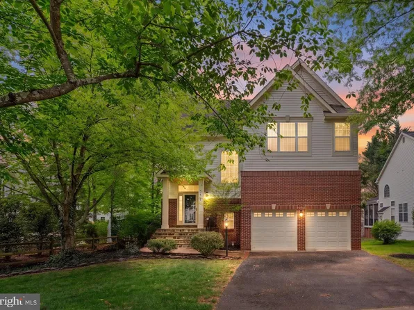 47569 Saulty Dr, Sterling, VA 20165