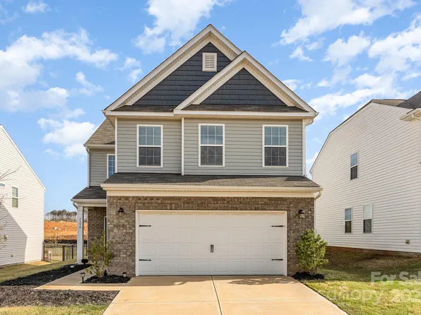 7394 Echoing Hills Ln, Maiden, NC 28650