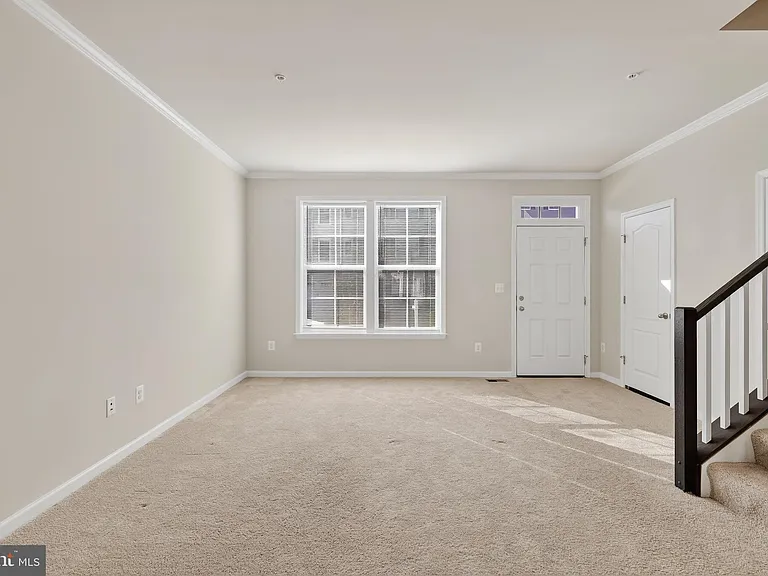 1023 Flester Ln — Photo 6