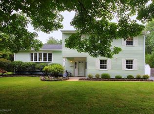 96 Shelbern Dr, Lincroft, NJ 07738