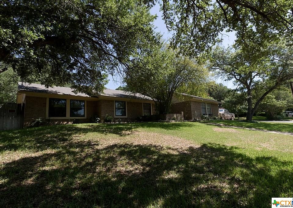 1st image of 823 Woodside Dr