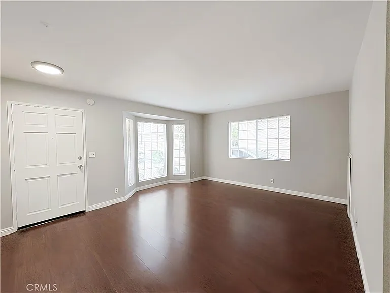 877 S Greenwood Ave — Photo 7