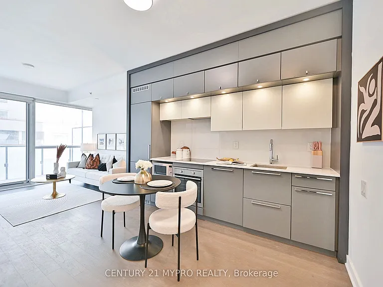 15 Grenville St #1007 — Photo 4