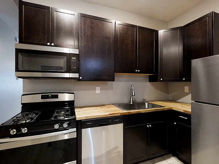 1238 E Mound St — Photo 14