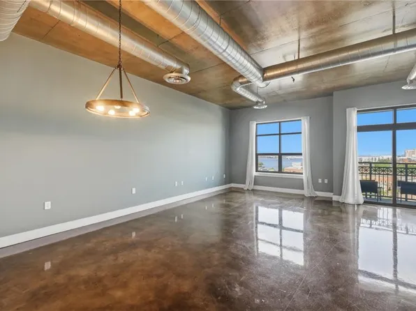 123 College Pl Unit 806, Norfolk, VA 23510