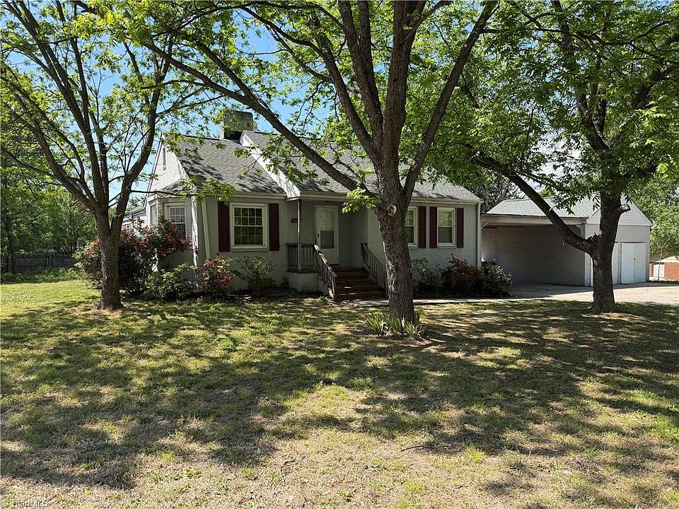 1st image of 821 Holt Ave