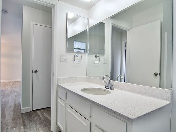 3rd image of 816 Highland Ave #3