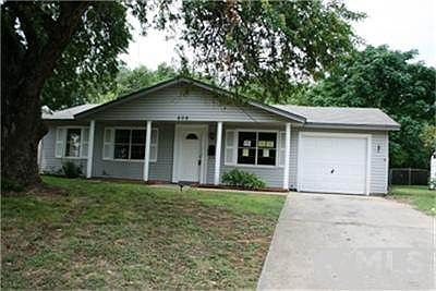 1st image of 809 Aransas Dr