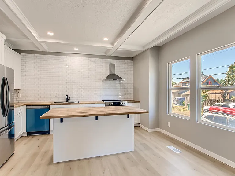 5275 NE 15th Ave #A — Photo 3
